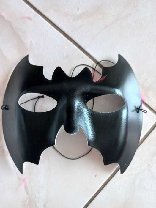 Маска Бэтмена новая
