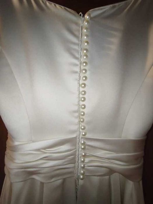 Satynowa suknia ślubna