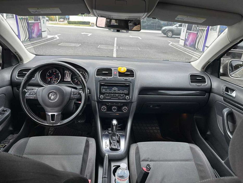 Продам Volkswagen Jetta 2012 автомат