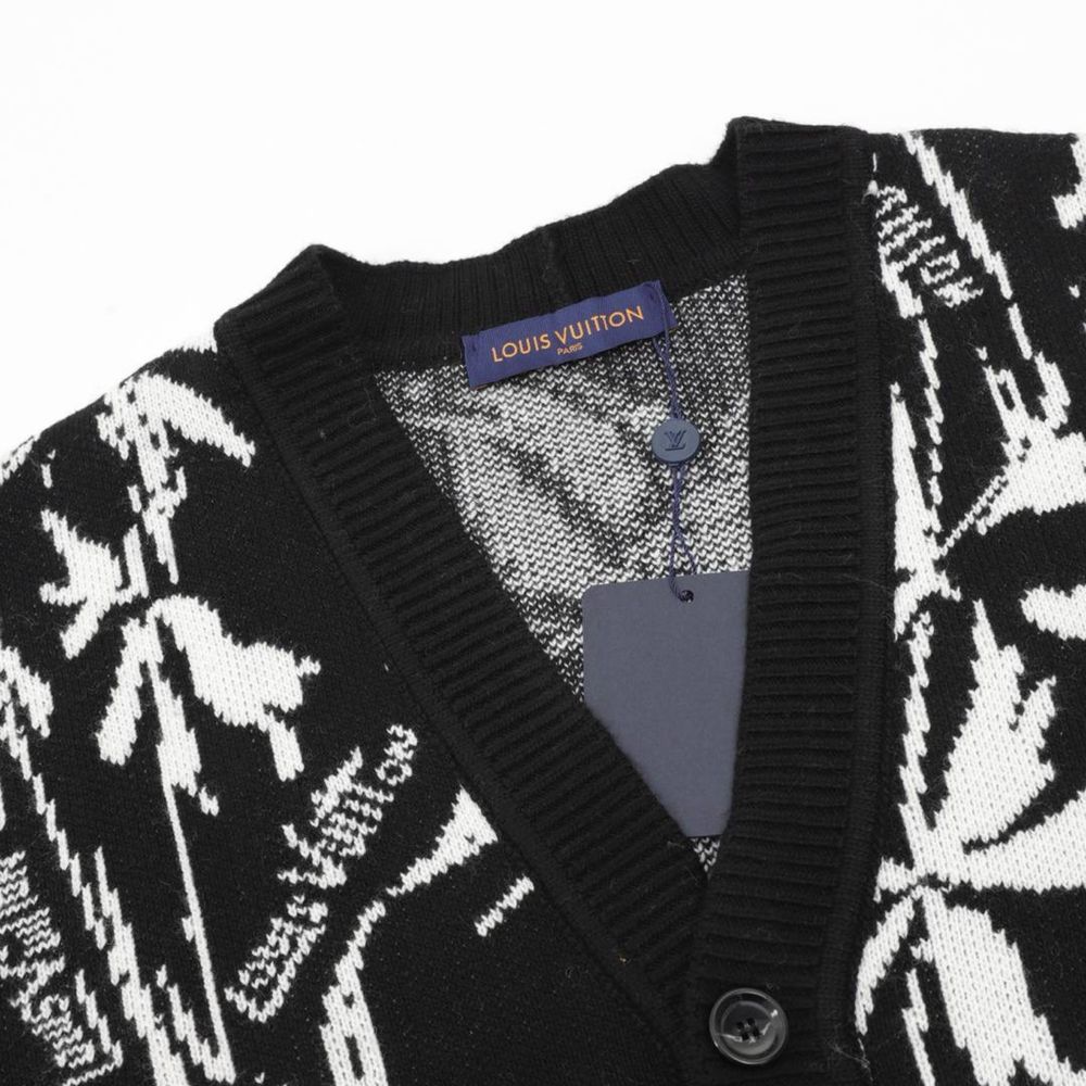 Nowy modny sweter