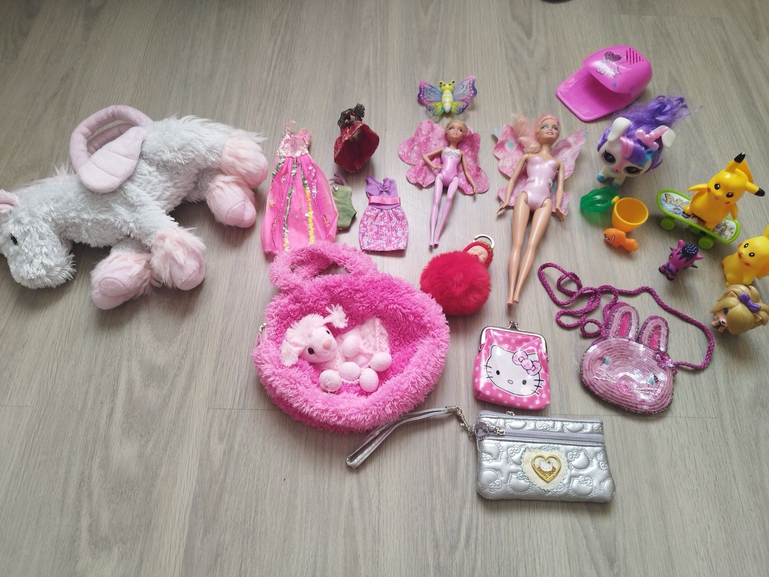 Лот игрушки девочке-куклы Barbie.одеджа.сумочки.кошельки Все330 грн