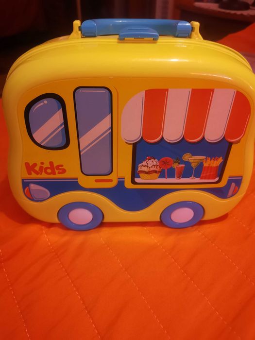 Mini cozinha portátil. E máquina café