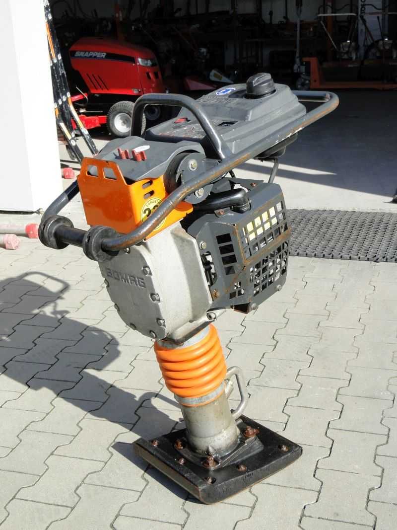 Skoczek stopa zagęszczarka gruntu BOMAG BT HONDA GX R120 Germany