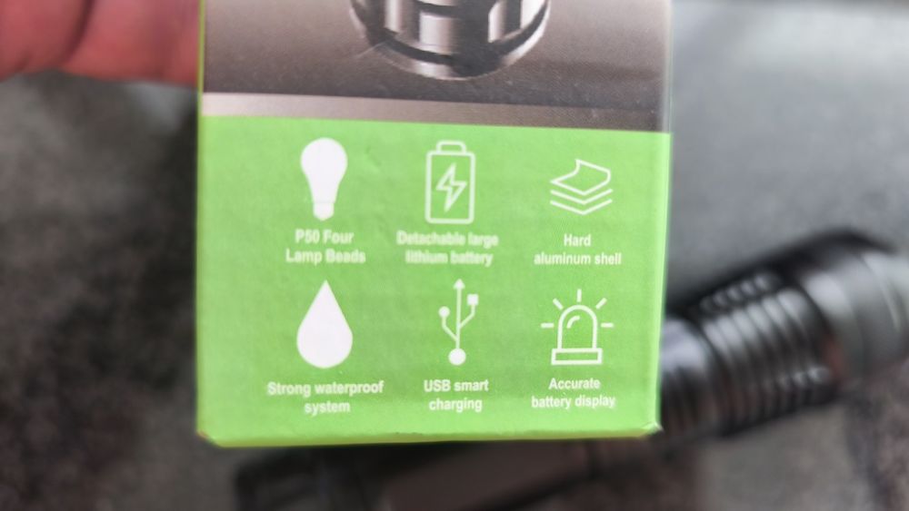 Lanterna tática led 9000 lúmens