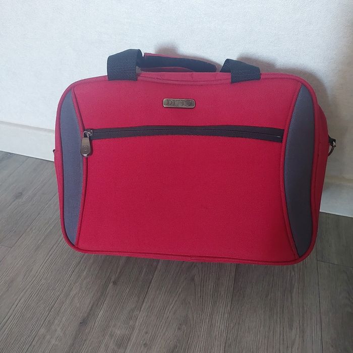 Сумка дорожня, кейс, ручна поклажа.