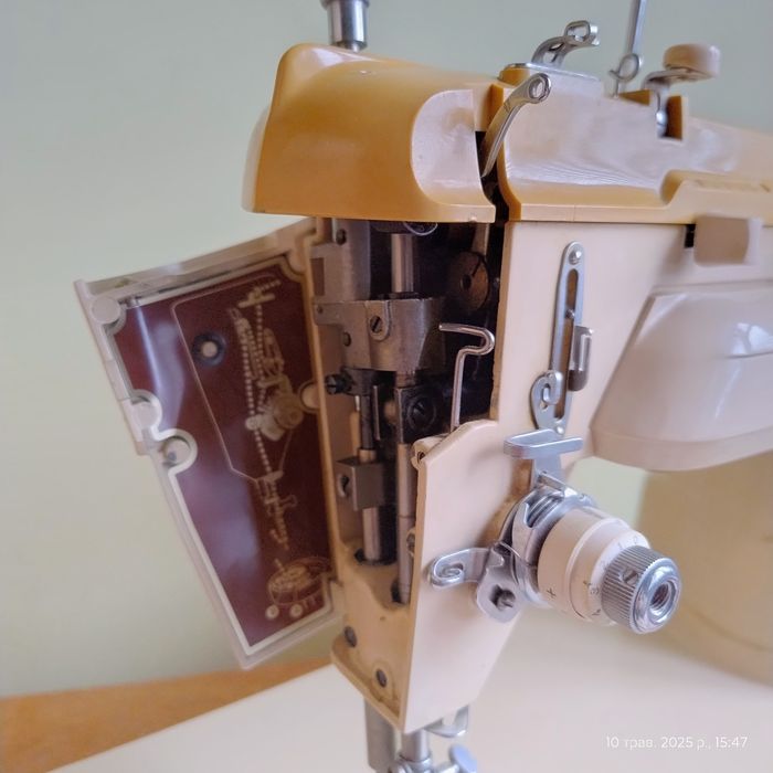 Швейна машинка Singer 412G