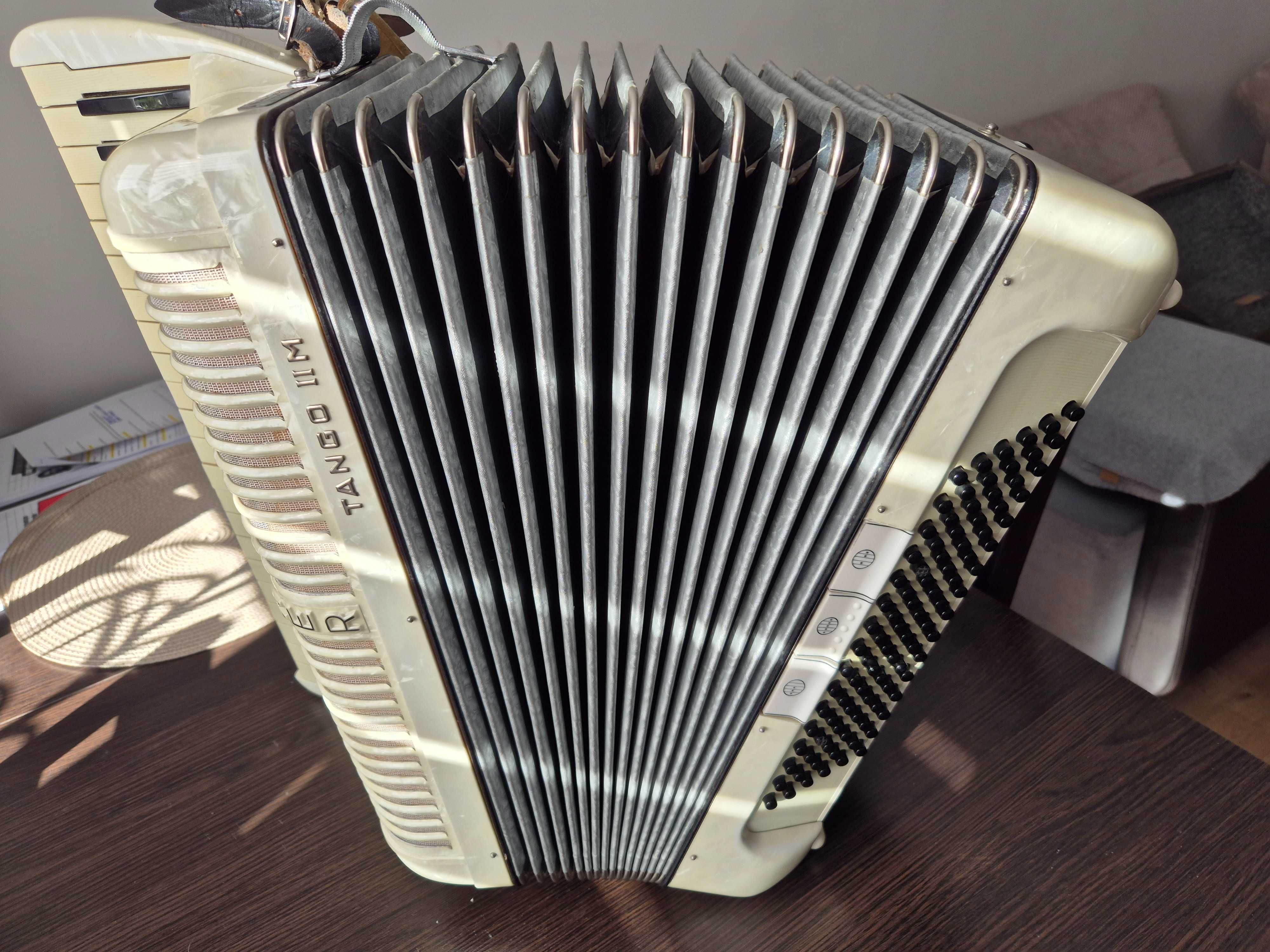 Akordeon Hohner Tango II M