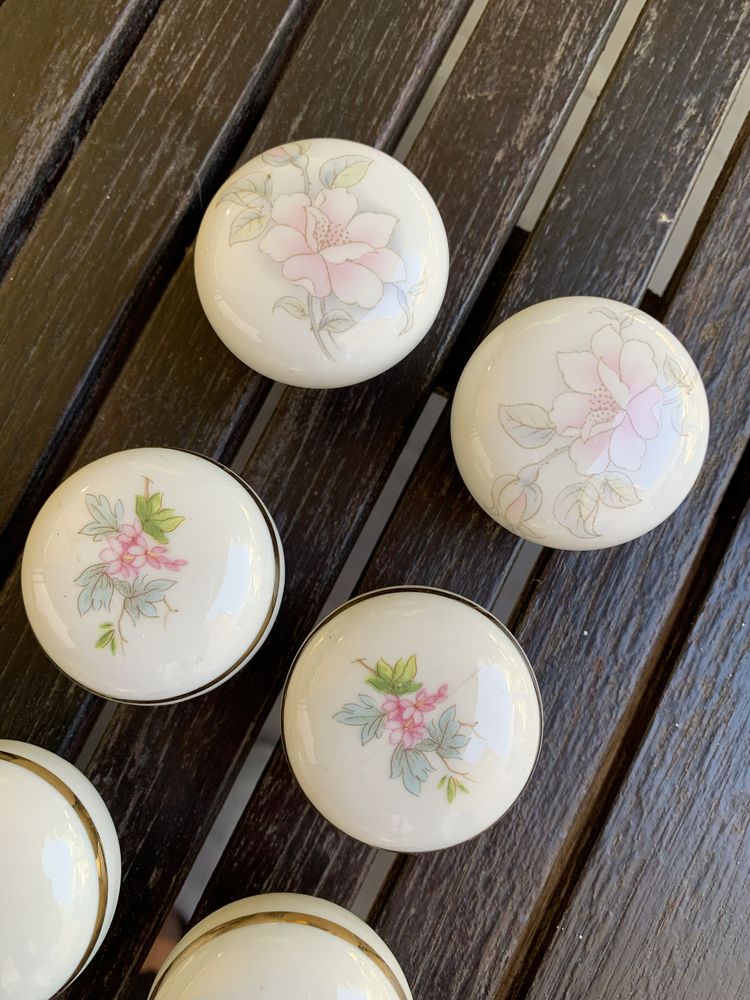 7 Puxadores de porcelana antigos com flores