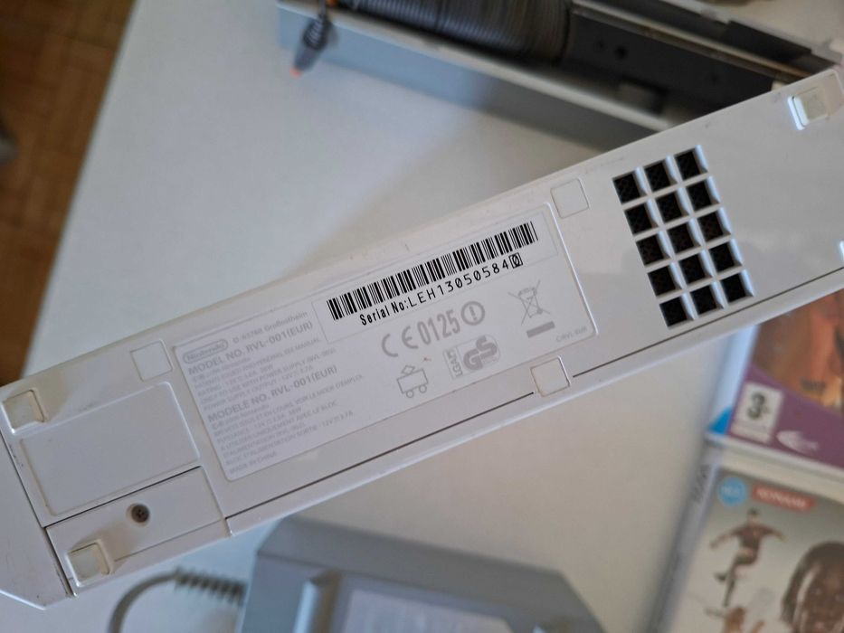 Nintendo Wii Branca 1º Modelo + 1 Comando + 6 jogos *100% Funcional*