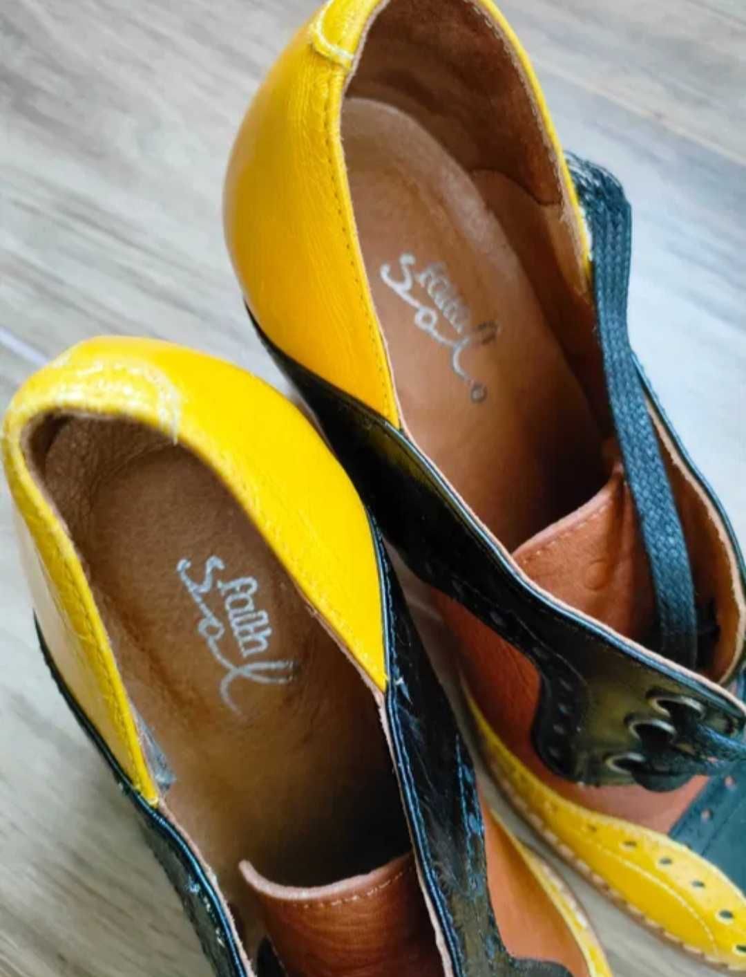 Buty skórzane na obcasie