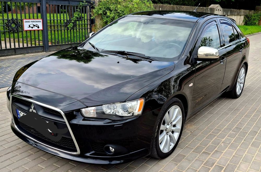 Mitsubishi Lancer Benzyna xenon 2kpl kół zarejestrowany długie opłaty
