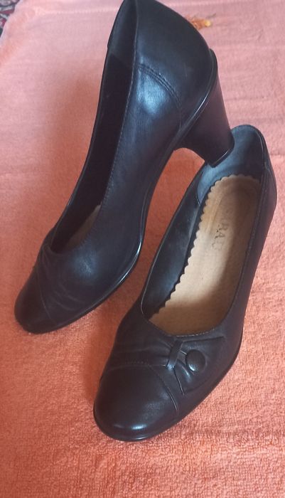 Жіночі шкіряні туфлі