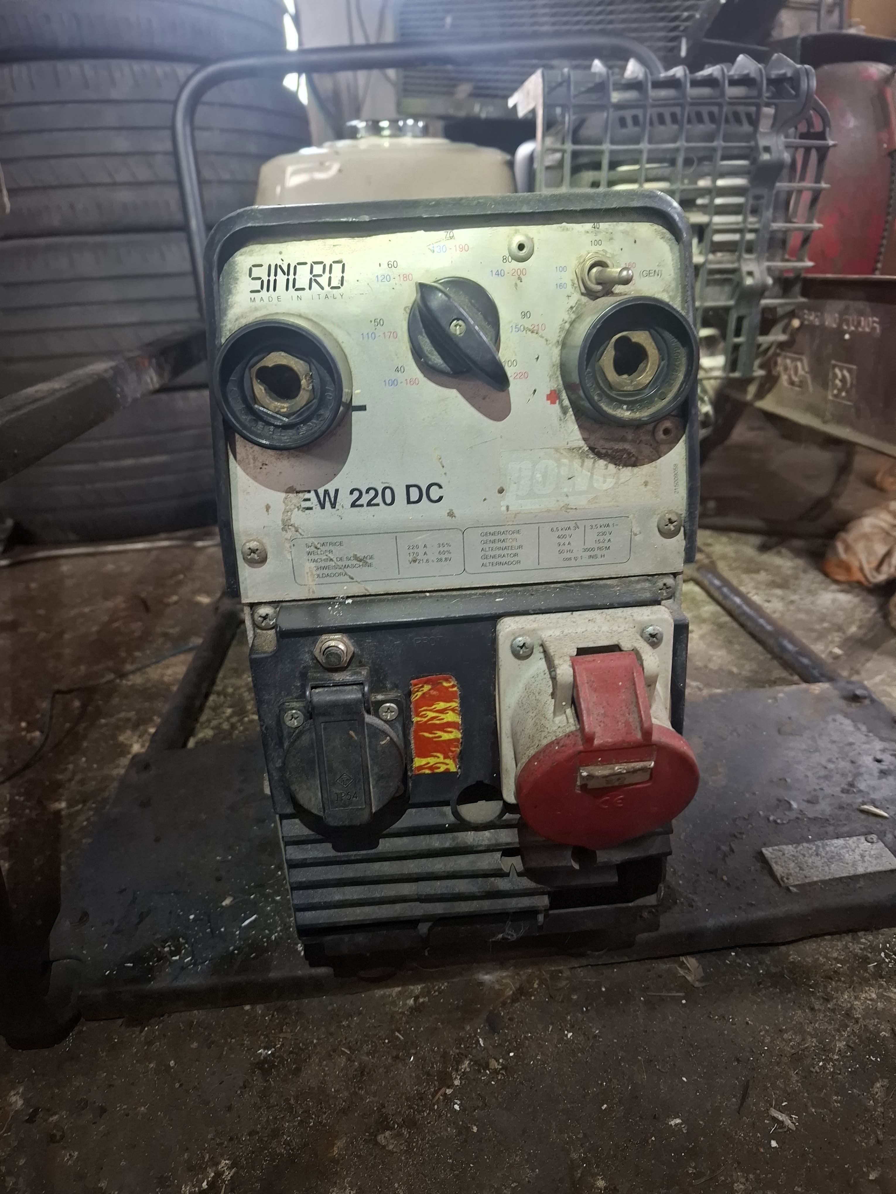Agregat spawalniczy SINCRO EW 220 DC + silnik Honda