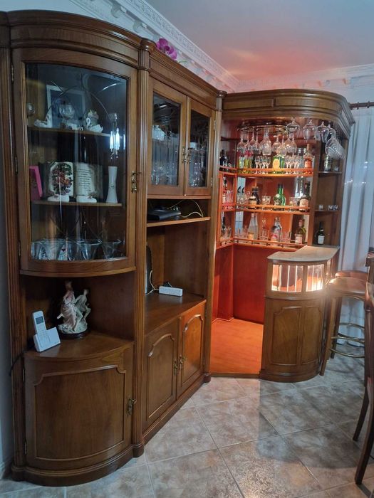 Bar de canto para sala em excelentes condições