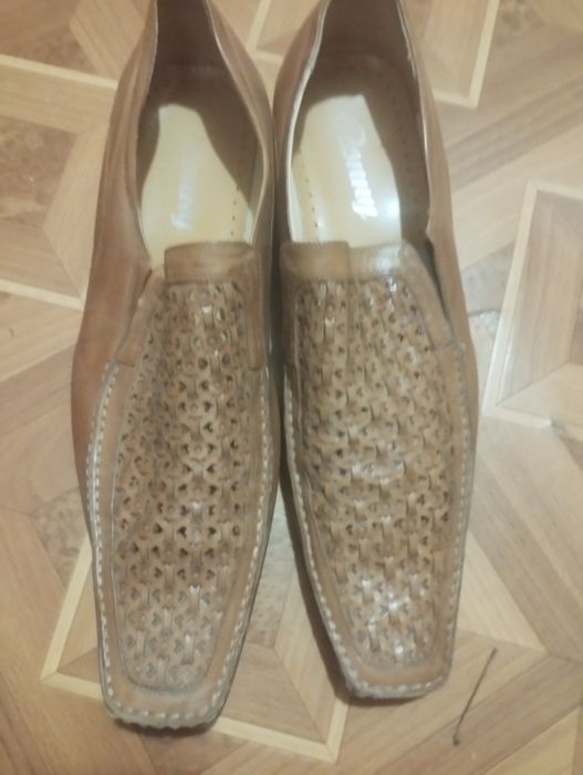 Мужскі кожані туфли перфарація коричневий колір 45 розміру