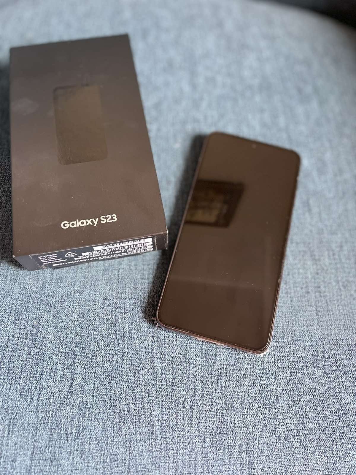 Продається Samsung s23  8/256
