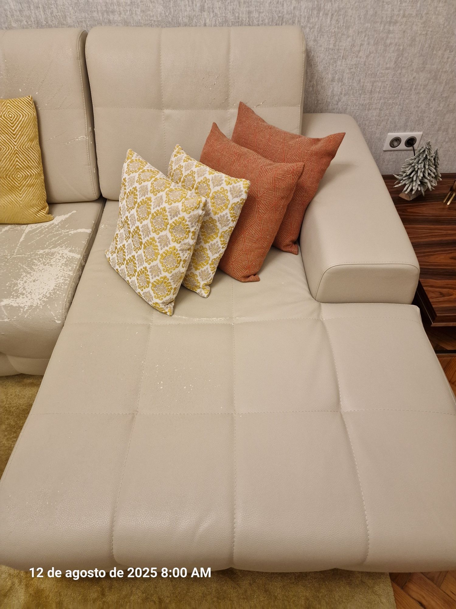 Sofá de 2.80 metros em pele com chaise longue