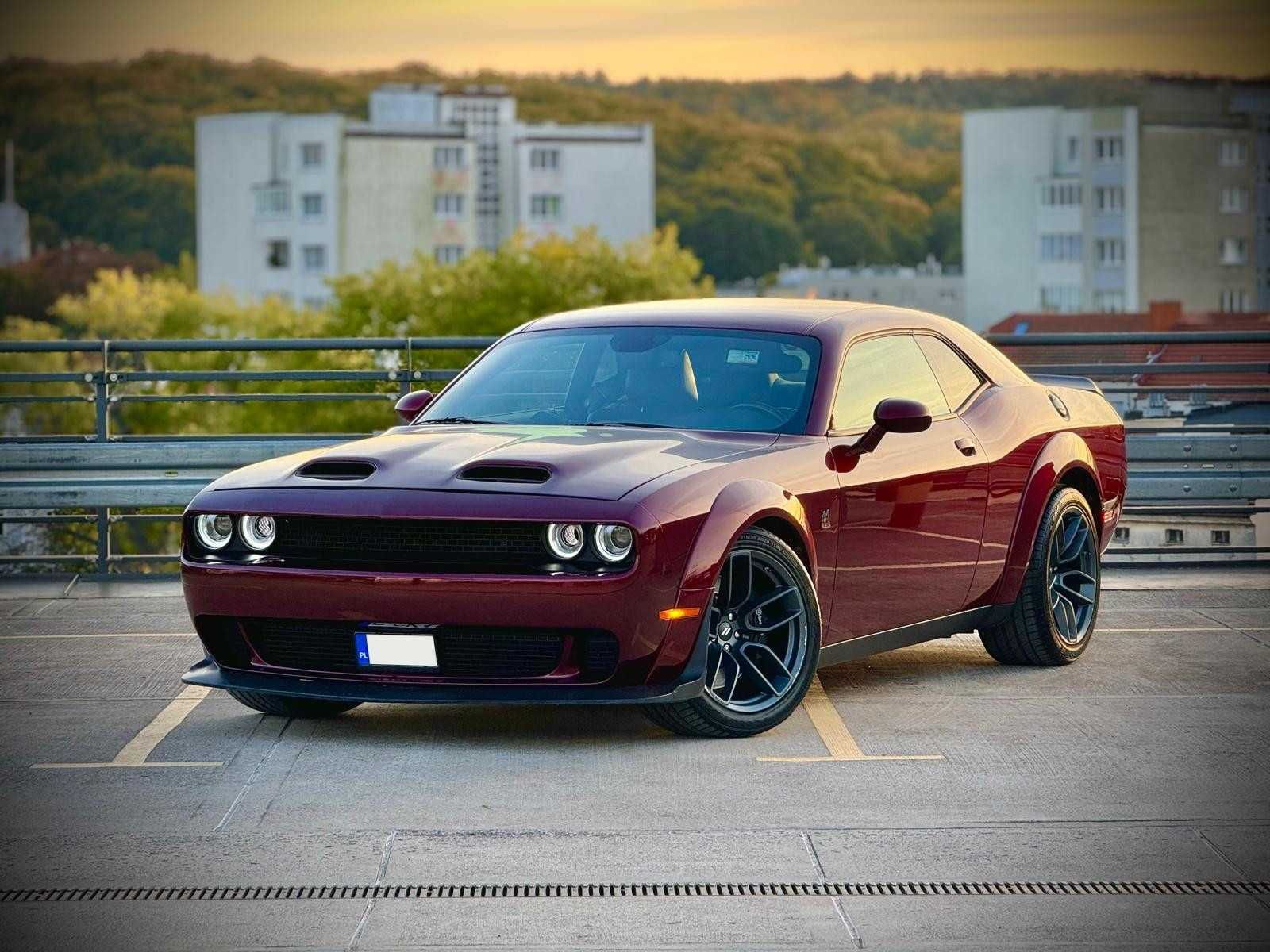 Wynajem Dodge Challenger 5.7 V8 - wypożyczalnia samochodów.
