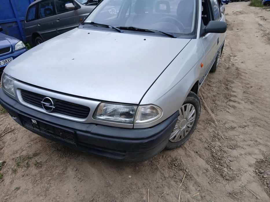 OPEL ASTRA F I 1 Z147SEDAN silnik 1.4 8V X14NZ skrzynia ML5 napęd sanki belka wahacz wahacze