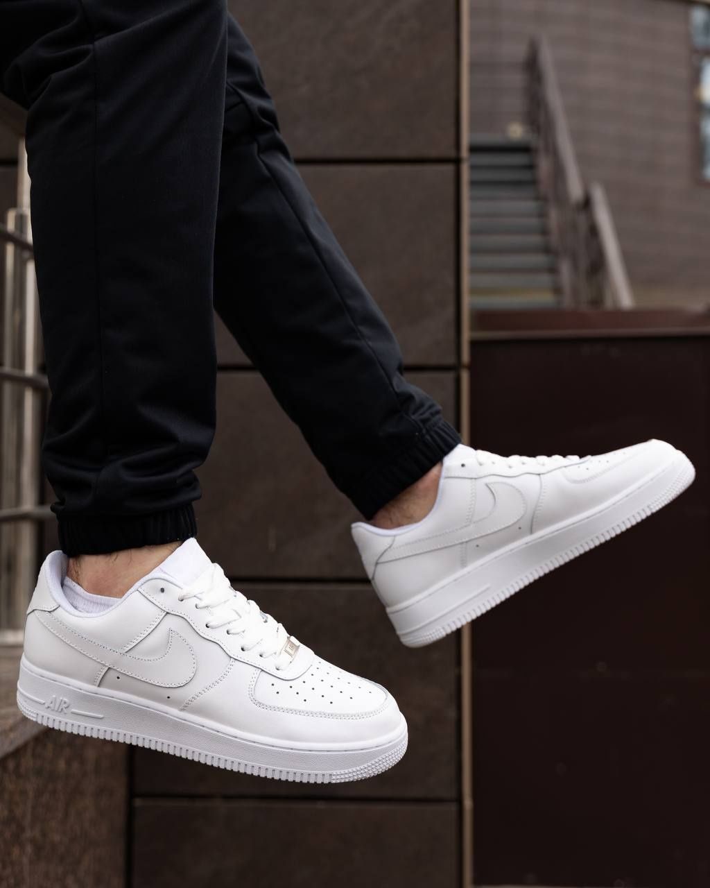 Nike Air Force 1 07 Leather White (кросівки,кеди) натуральна шкіра

N