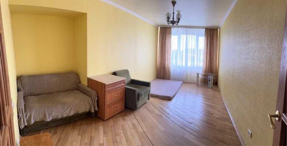 Продаж 3 кімнатна квартира вул Лазаренка