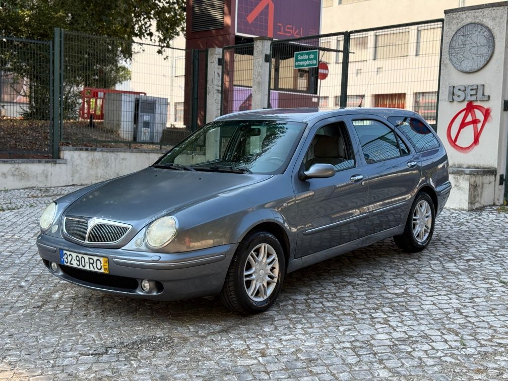 Lancia Lybra SW 2.4D Diesel 5lugares