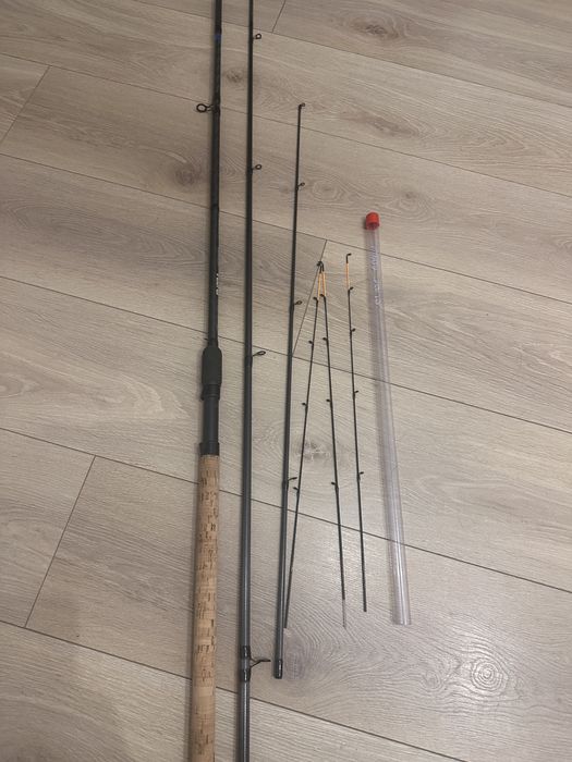 Feeder garbolino supra -preston daiwa matrix