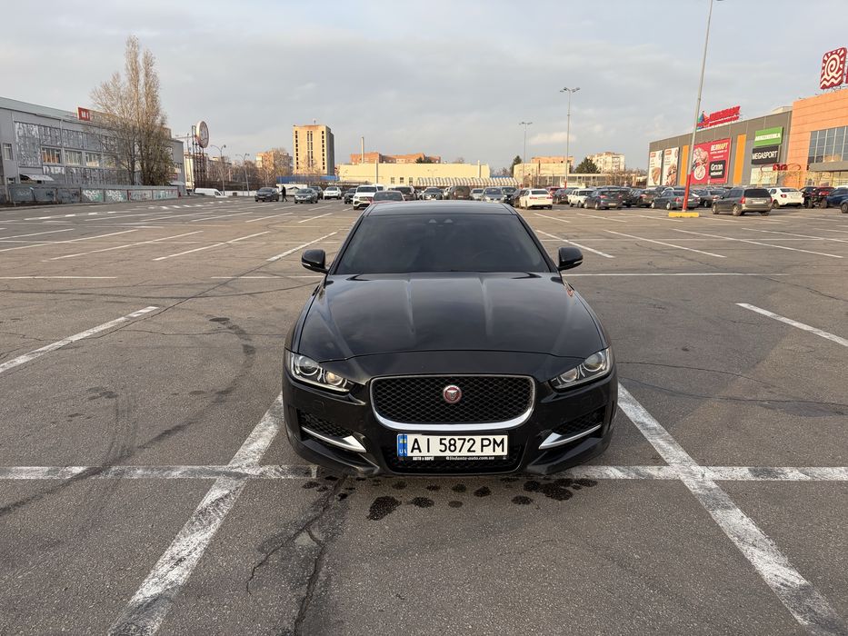 Срочно продам jaguar XE
