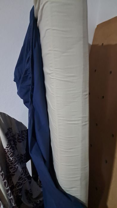 Cama meio corpo em madeira