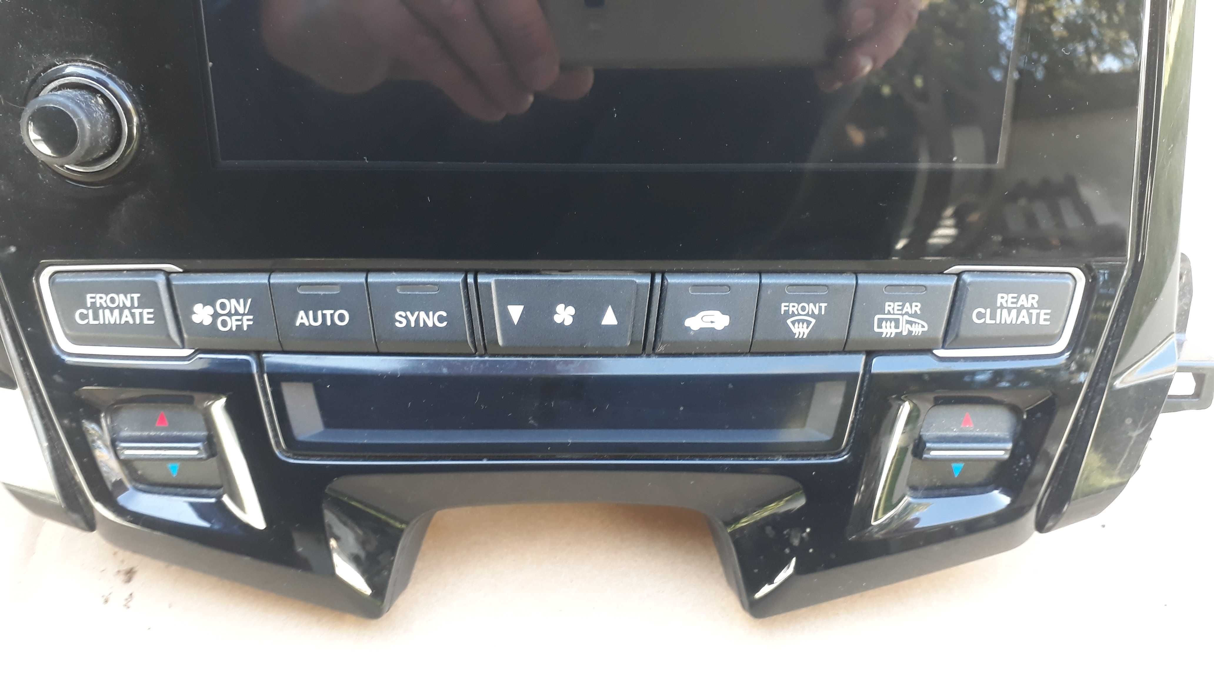 Honda Odyssey 18-Panel Monitor Radio Czesci