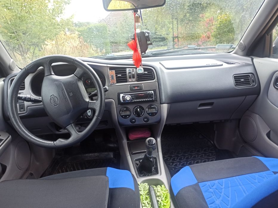 Nissan Primera p11 sedan