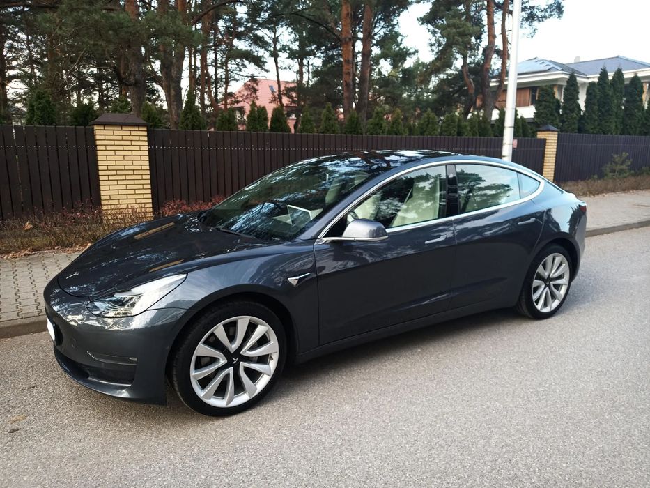 Tesla Model 3 Tesla Model 3 Mid Range Plus