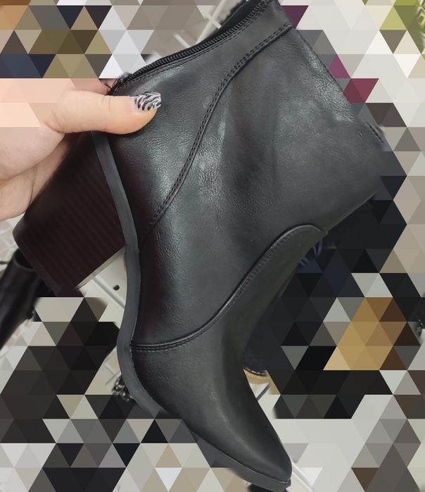 Осінні/Весняні стильні чобітки.Козаки жіночі ,ідеальний стан взуття.