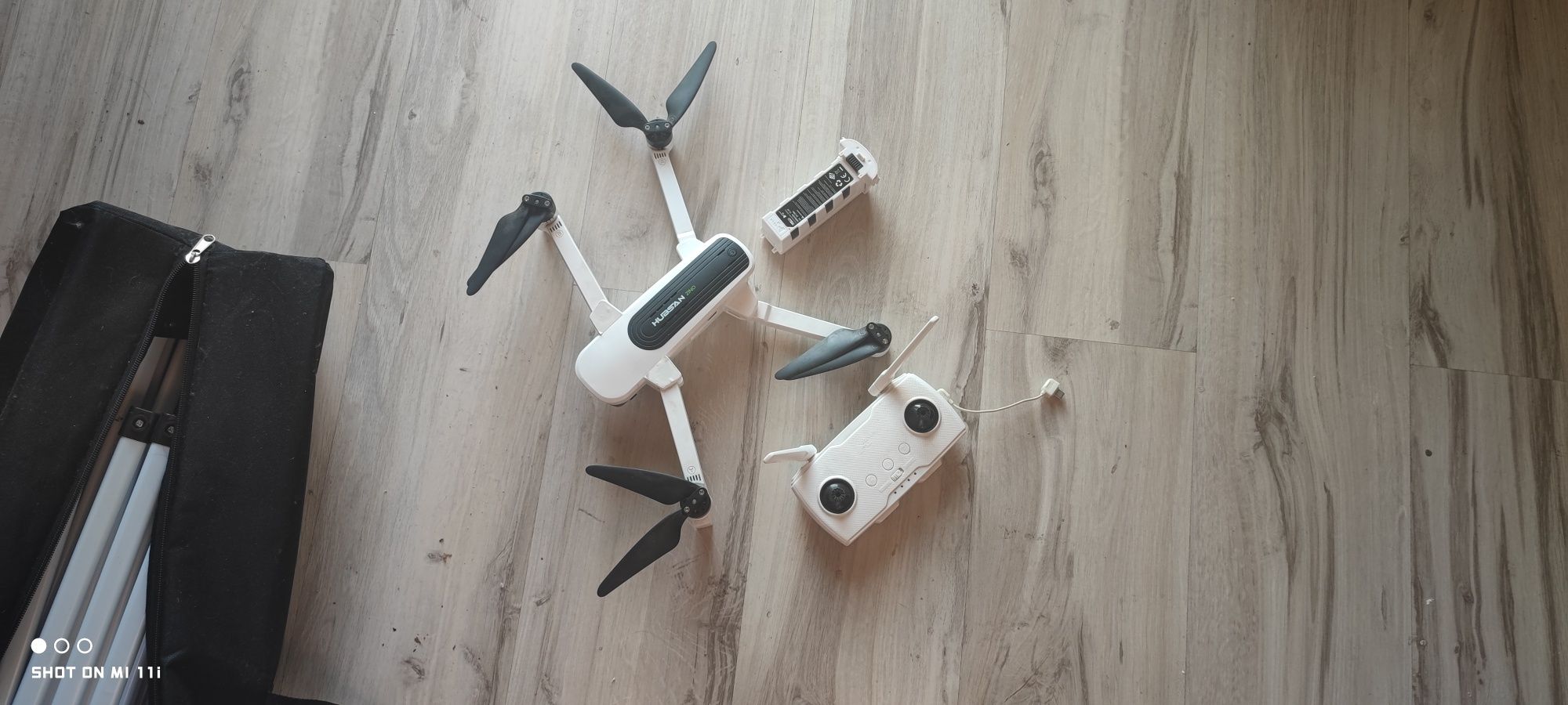 Dron Hubsan Zino jak nowy