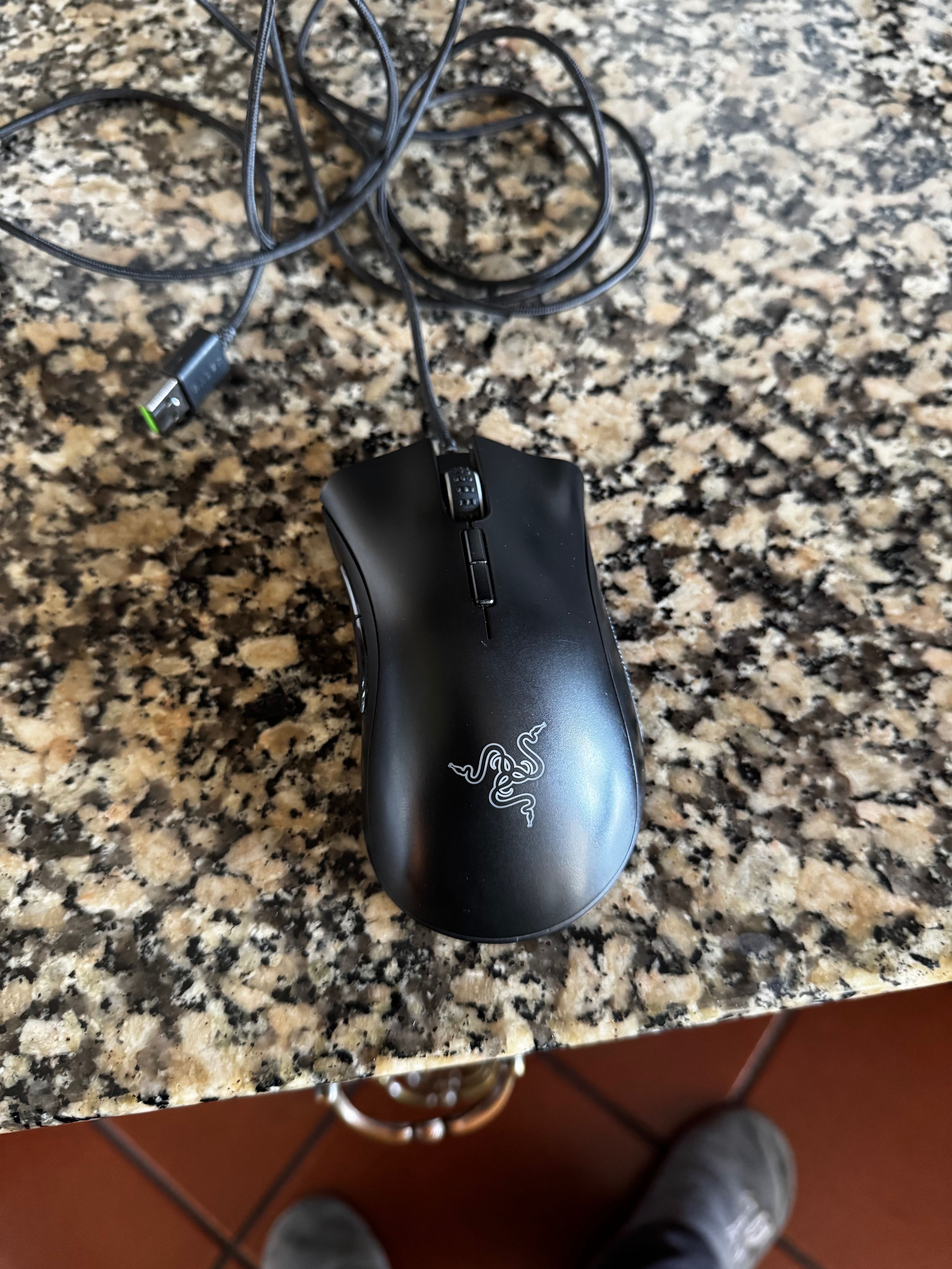 Rato Razer Deathadder Elite