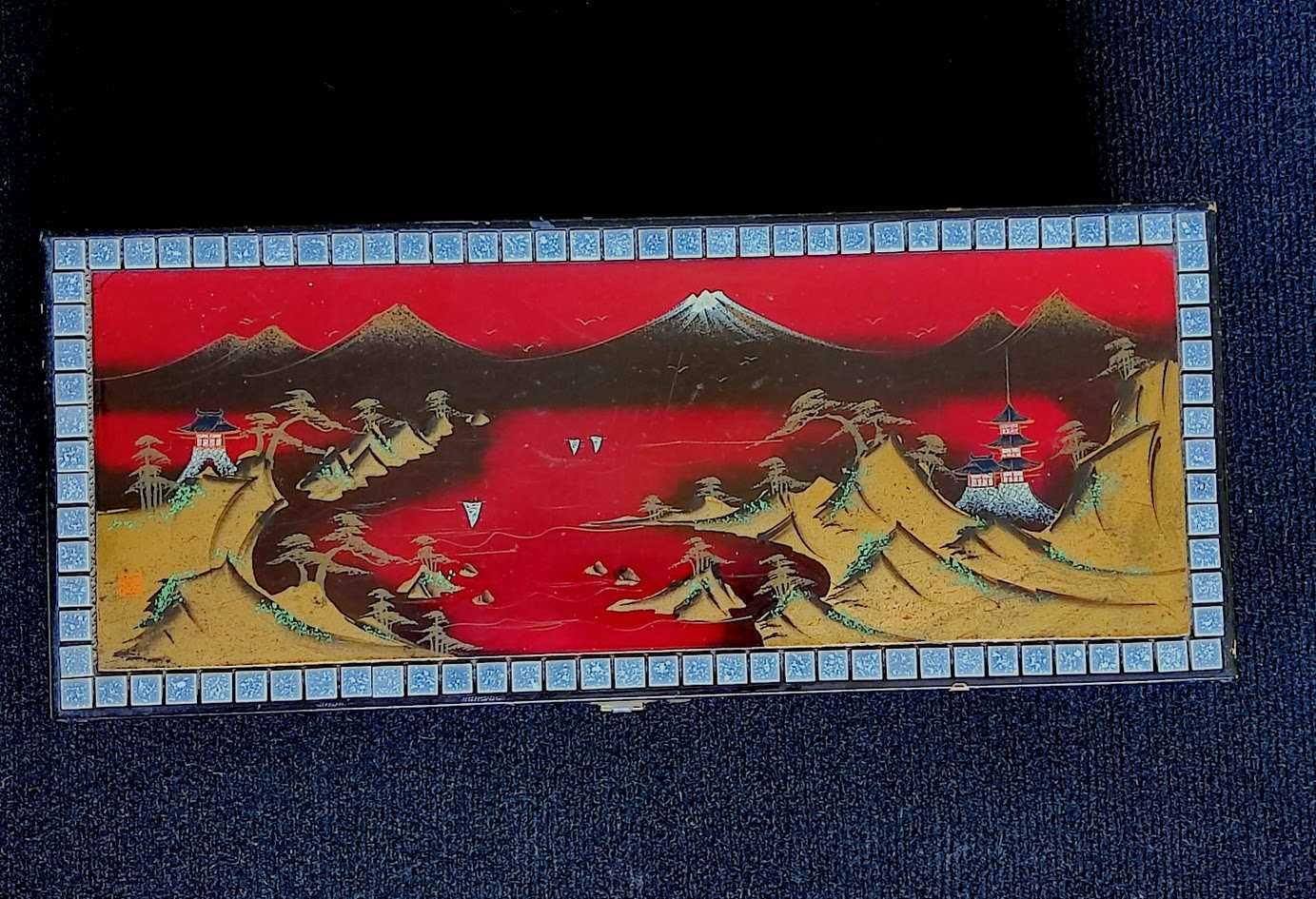 Caixa de música japonesa lacada séc. XX