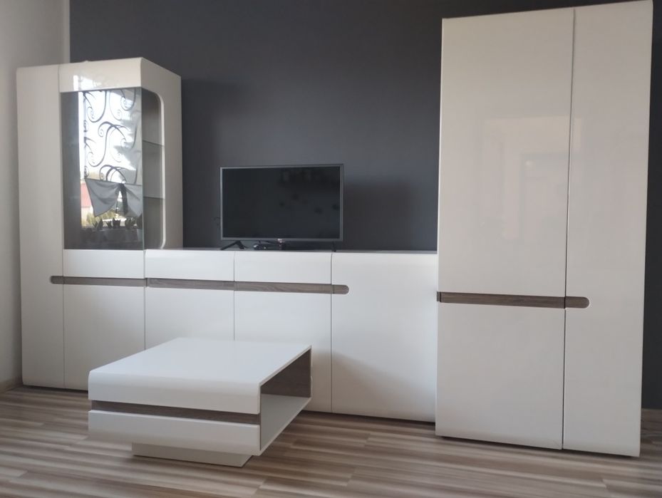 Meble Wójcik Linate biały połysk zestaw szafa komoda witryna stolik