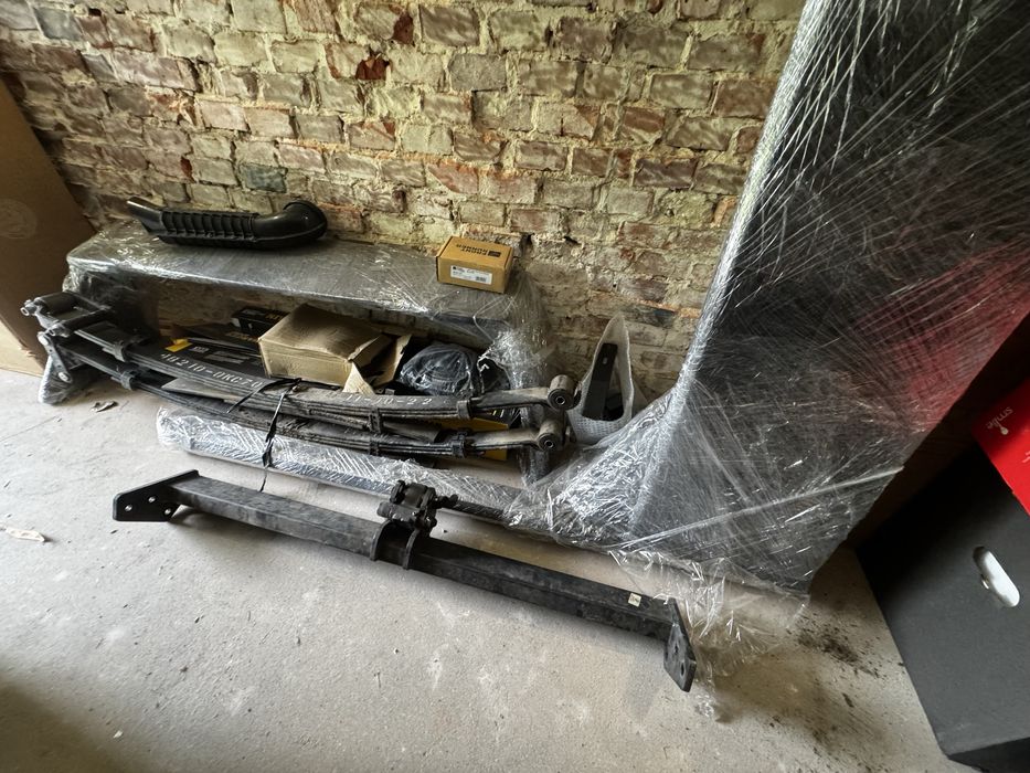 Toyota  hilux Gr kompletne zawiwszenie Nowe Okazja