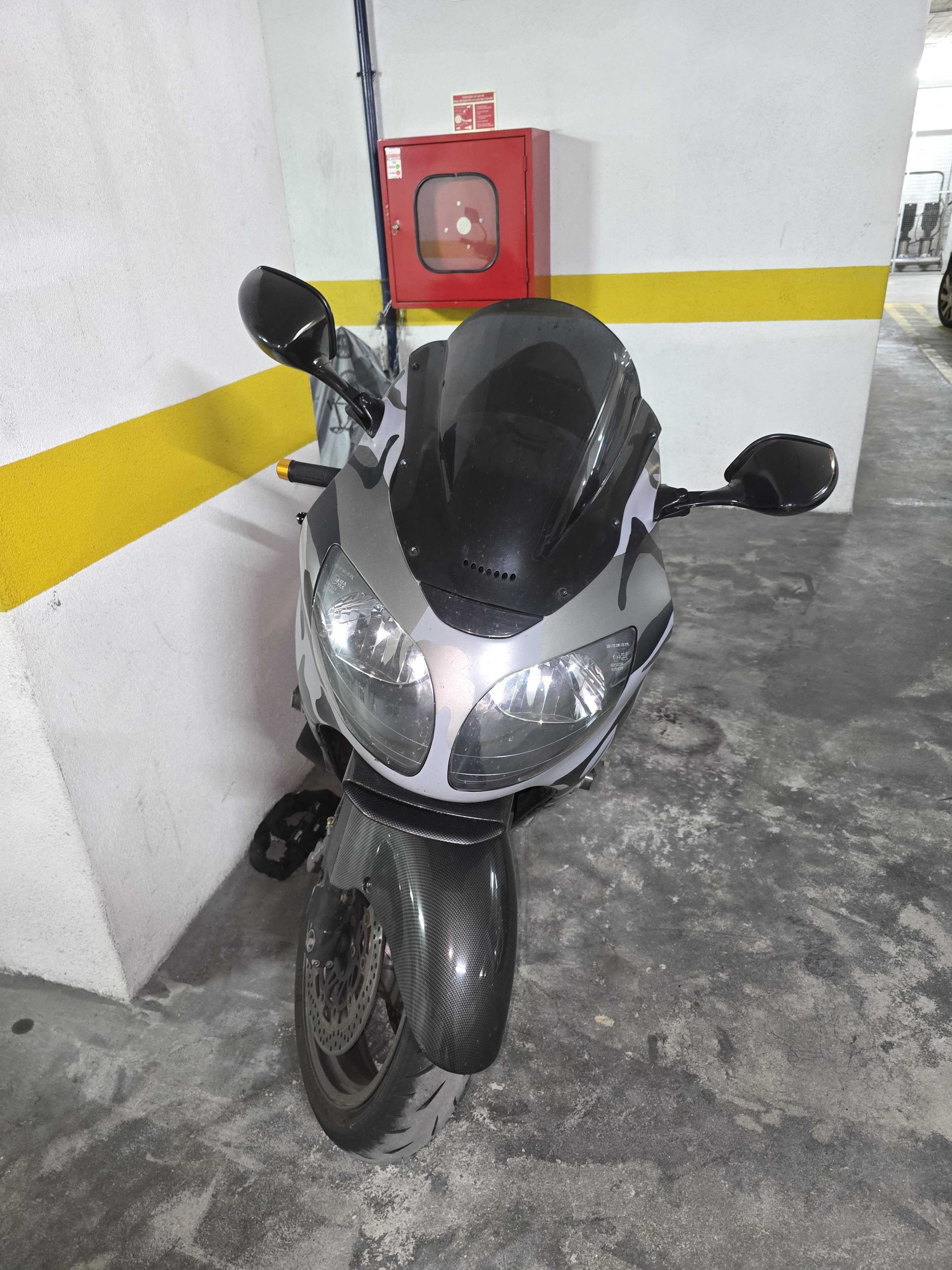 Kawasaki ZX12R 2000