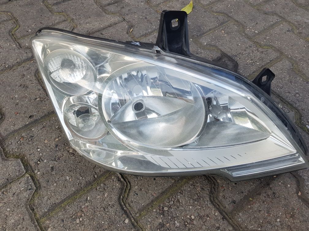 Przednia prawa lampa vito 639 lift viano 639 europa
