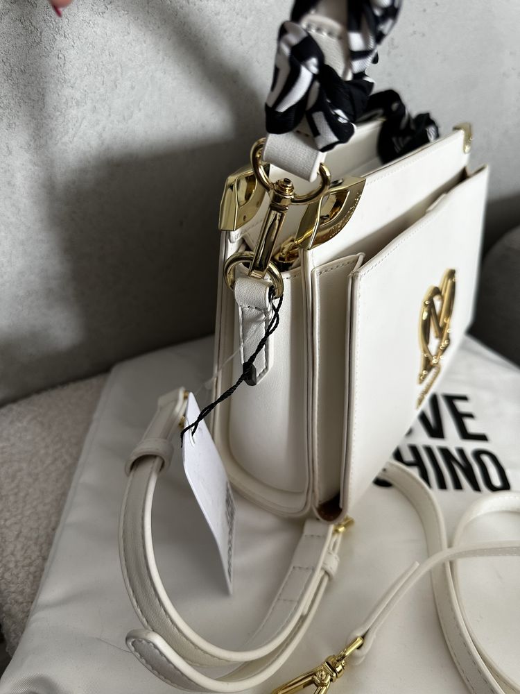 Biała elegancka torebka Love Moschino
