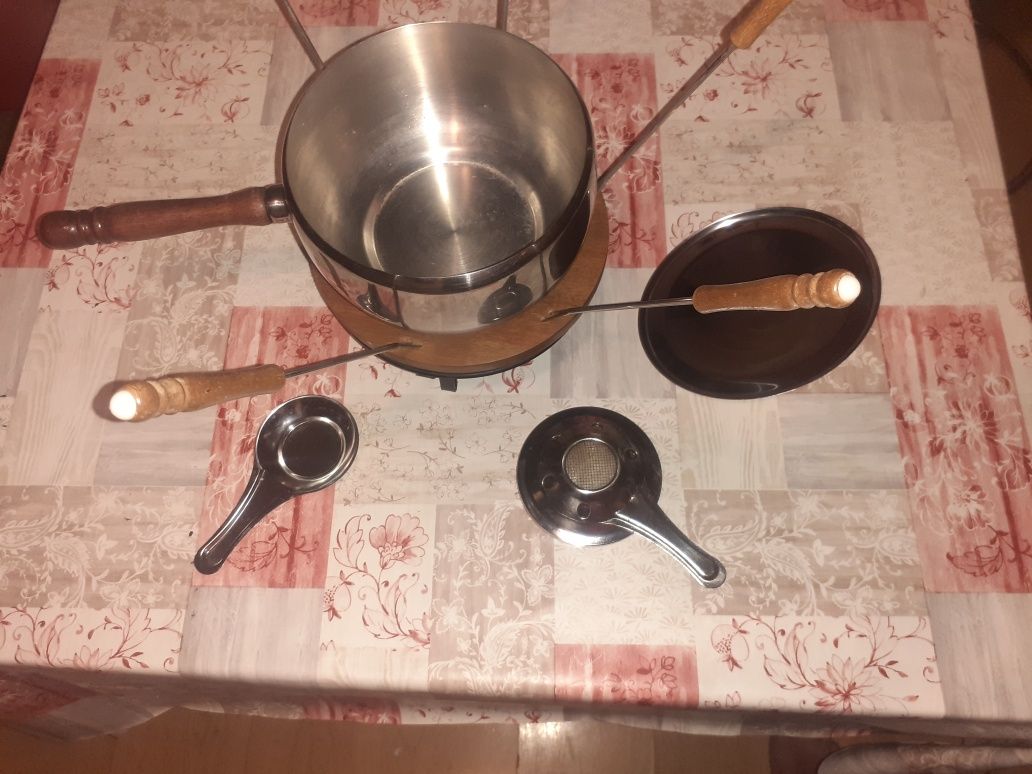 Fondiu como novo