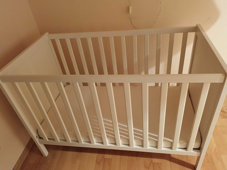 Łóżeczko niemowlęce+ materac 120x60