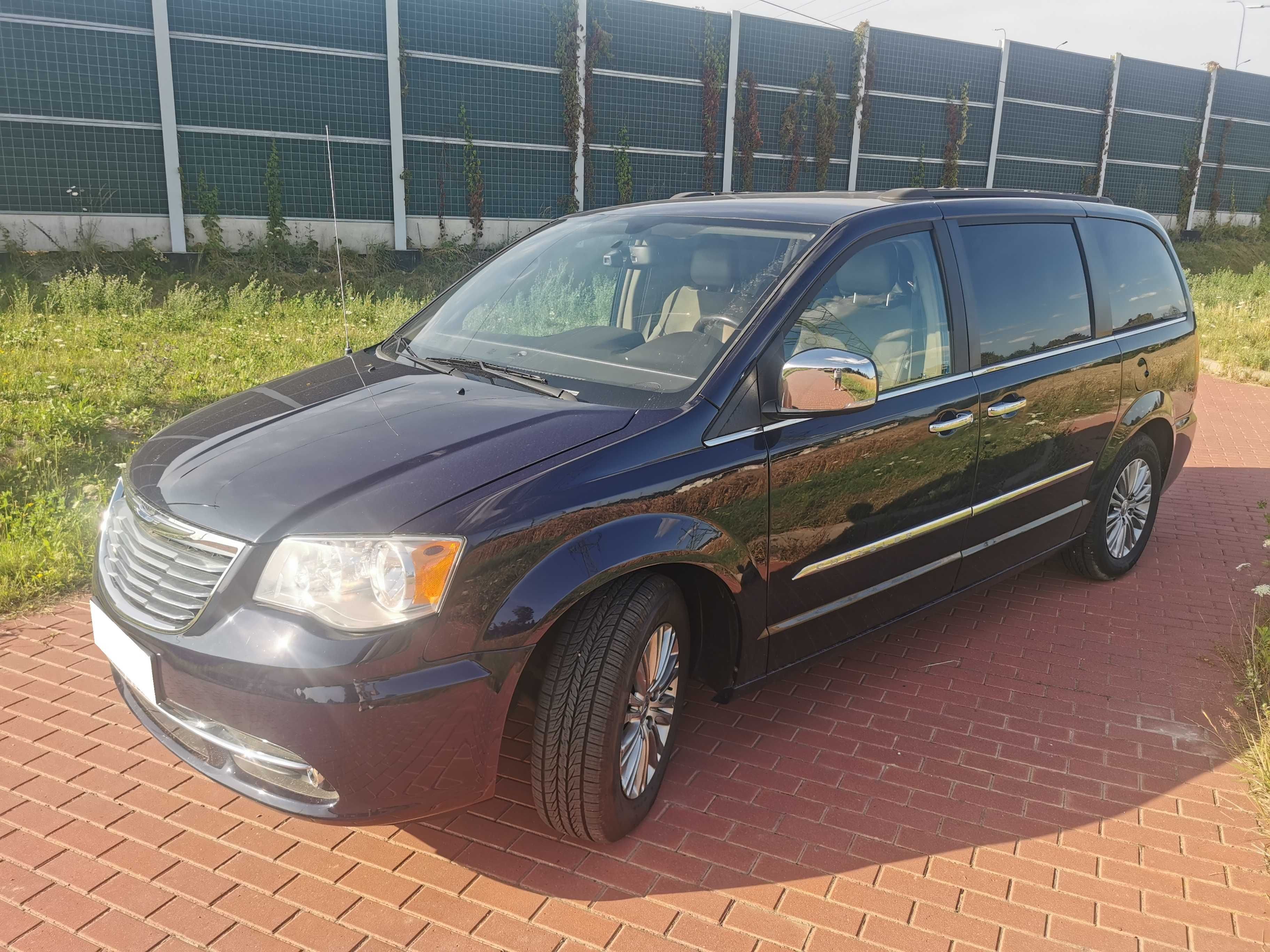 2015 Granatowy Chrysler Town & Country - skóra  alcantara + nowe opony