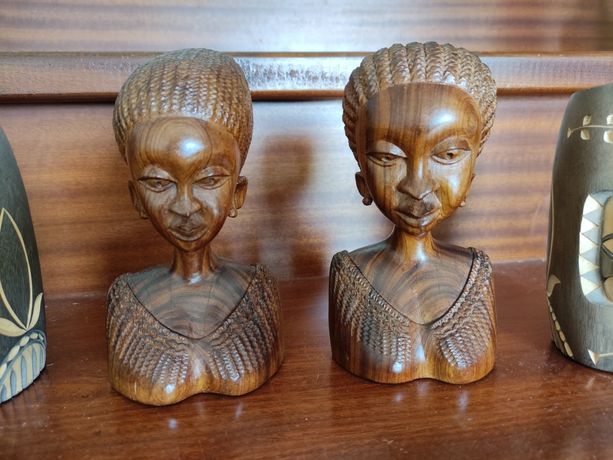 Duas Estatuetas madeira africanas