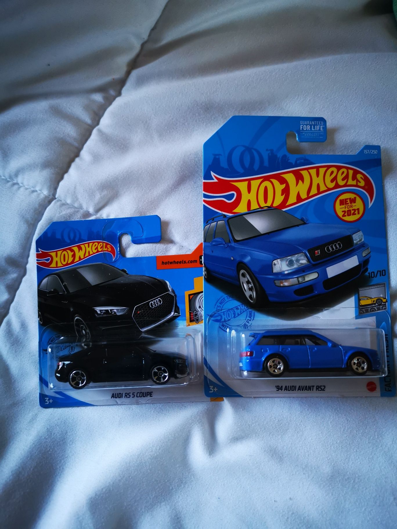 Audi hot wheels com portes incluídos