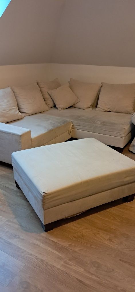 Narożnik z funkcją spania i skrzynią