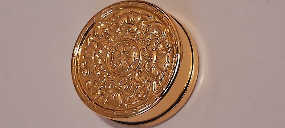 Шкатулка таблетница