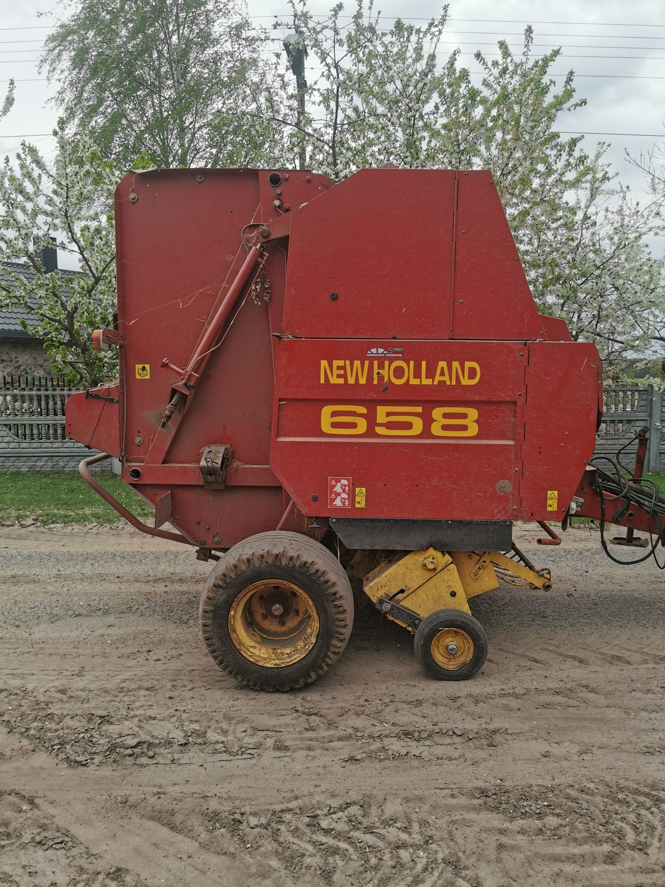 Prasa New Holland 658 Cropcutter