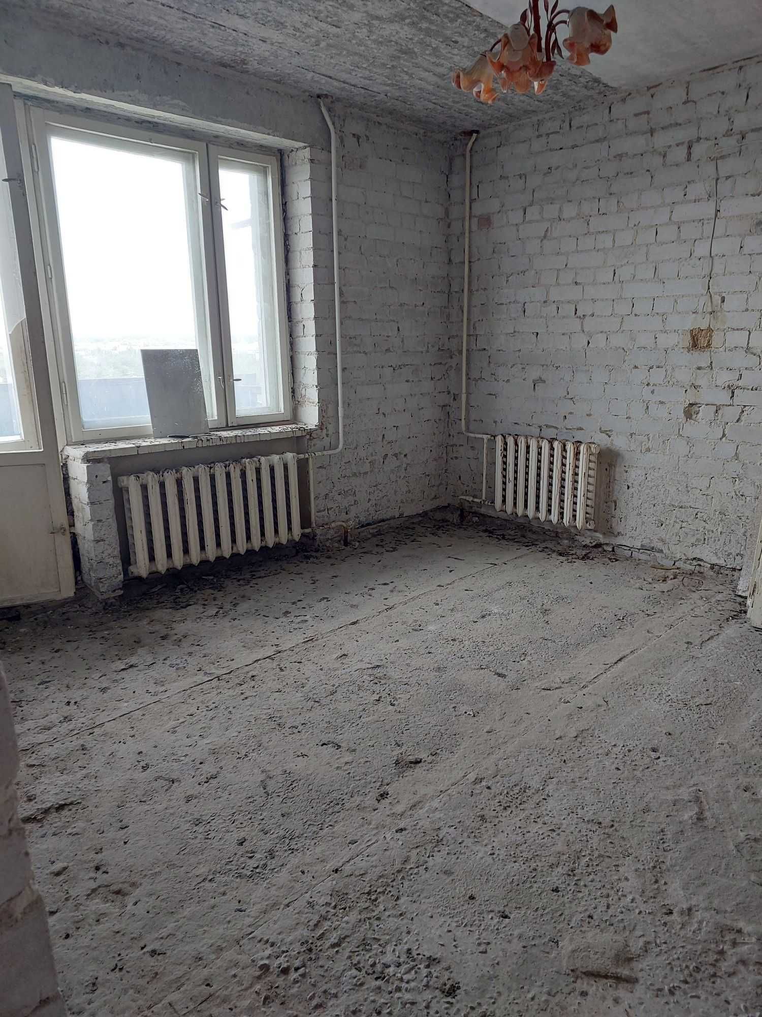 Продается 2-х к. квартира на Бульваре Центральном под ремонт, 52 кв.м